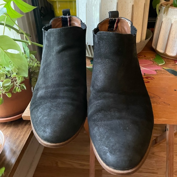 Tommy Hilfiger Suede Booties - Picture 4 of 4